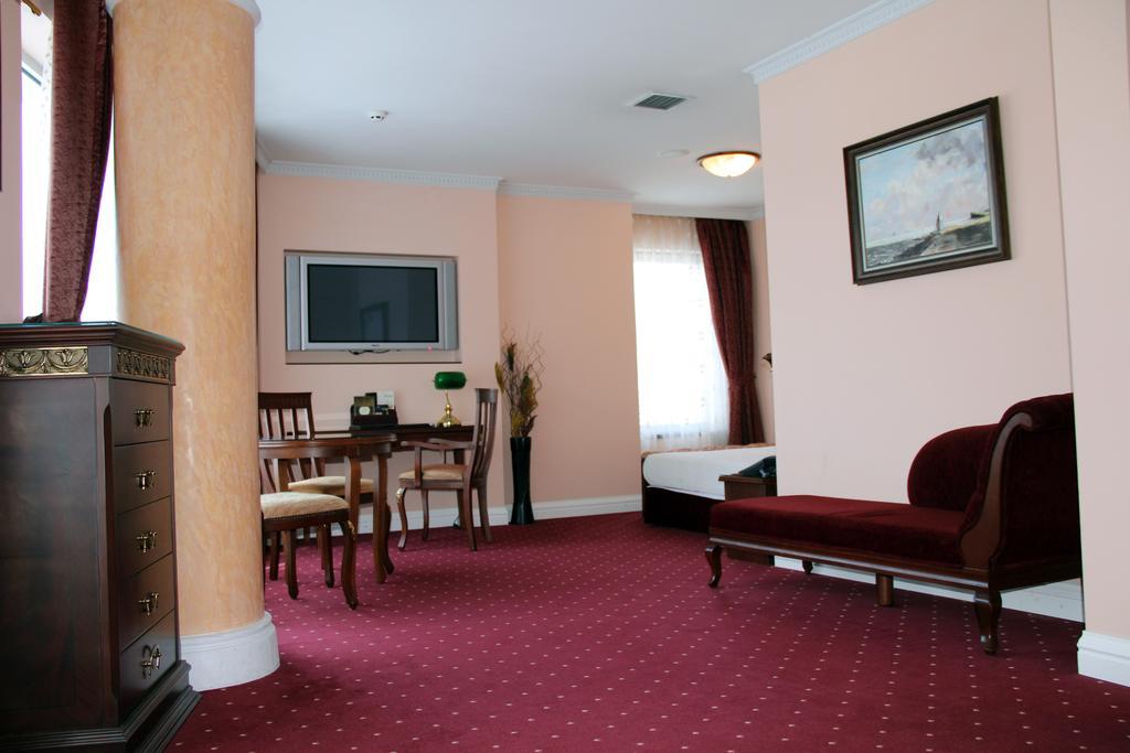 Stone Bridge Hotel Skopje Pokój zdjęcie