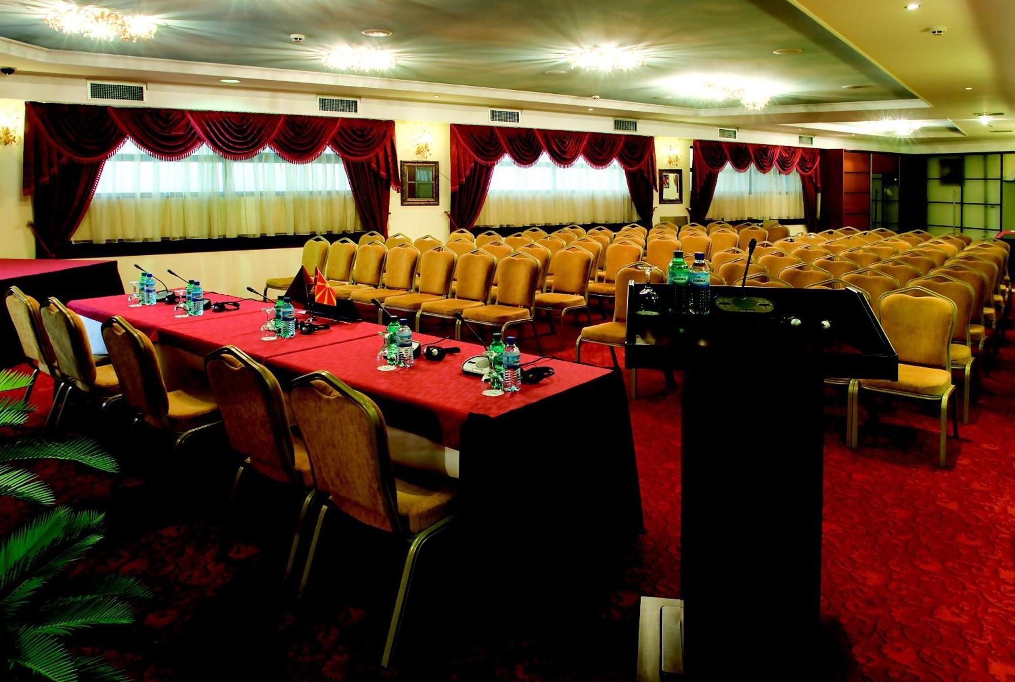 Stone Bridge Hotel Skopje Zewnętrze zdjęcie