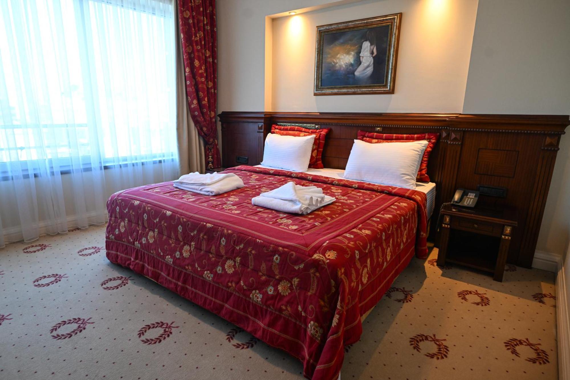 Stone Bridge Hotel Skopje Zewnętrze zdjęcie