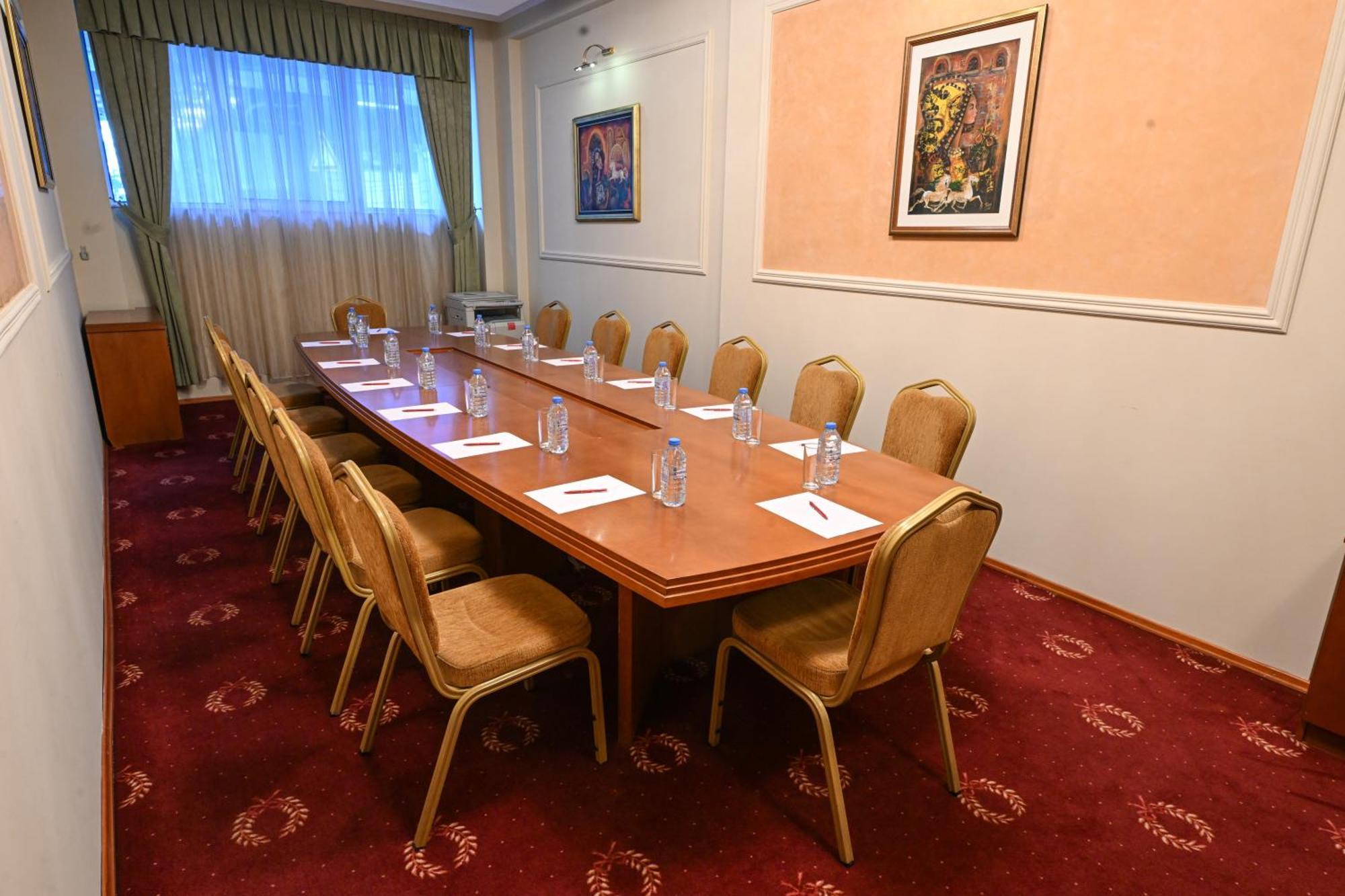 Stone Bridge Hotel Skopje Zewnętrze zdjęcie