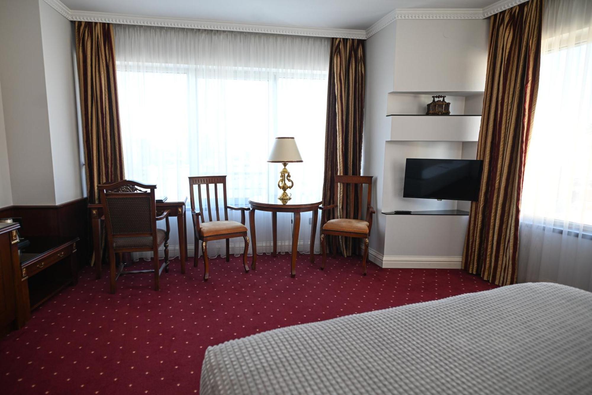 Stone Bridge Hotel Skopje Zewnętrze zdjęcie