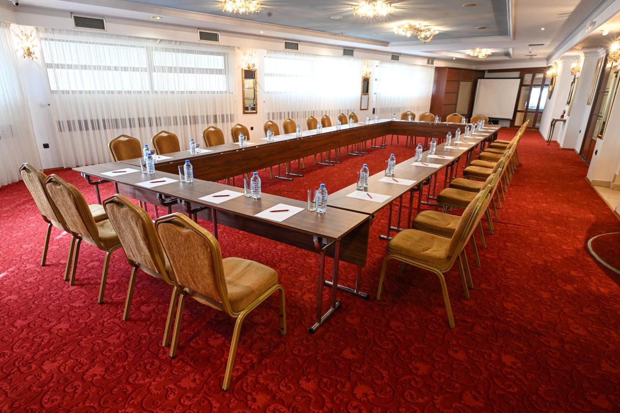 Stone Bridge Hotel Skopje Zewnętrze zdjęcie