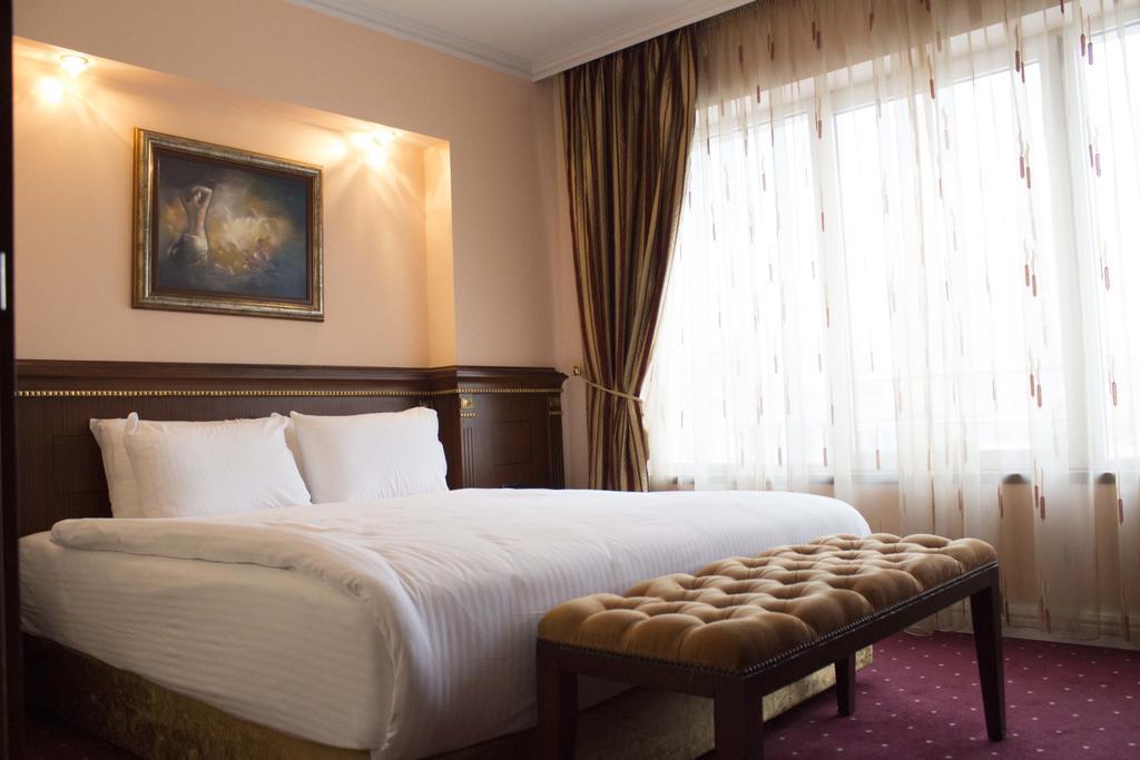 Stone Bridge Hotel Skopje Zewnętrze zdjęcie
