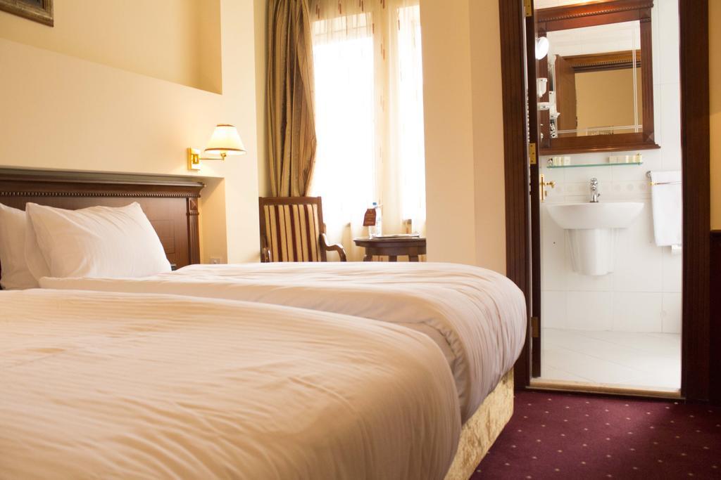 Stone Bridge Hotel Skopje Zewnętrze zdjęcie