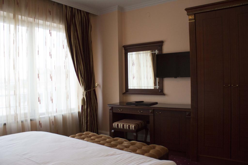 Stone Bridge Hotel Skopje Zewnętrze zdjęcie